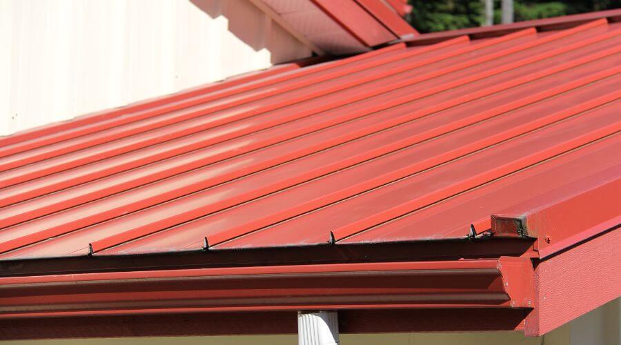 Professional gutter cleaning services in Courtland, KS